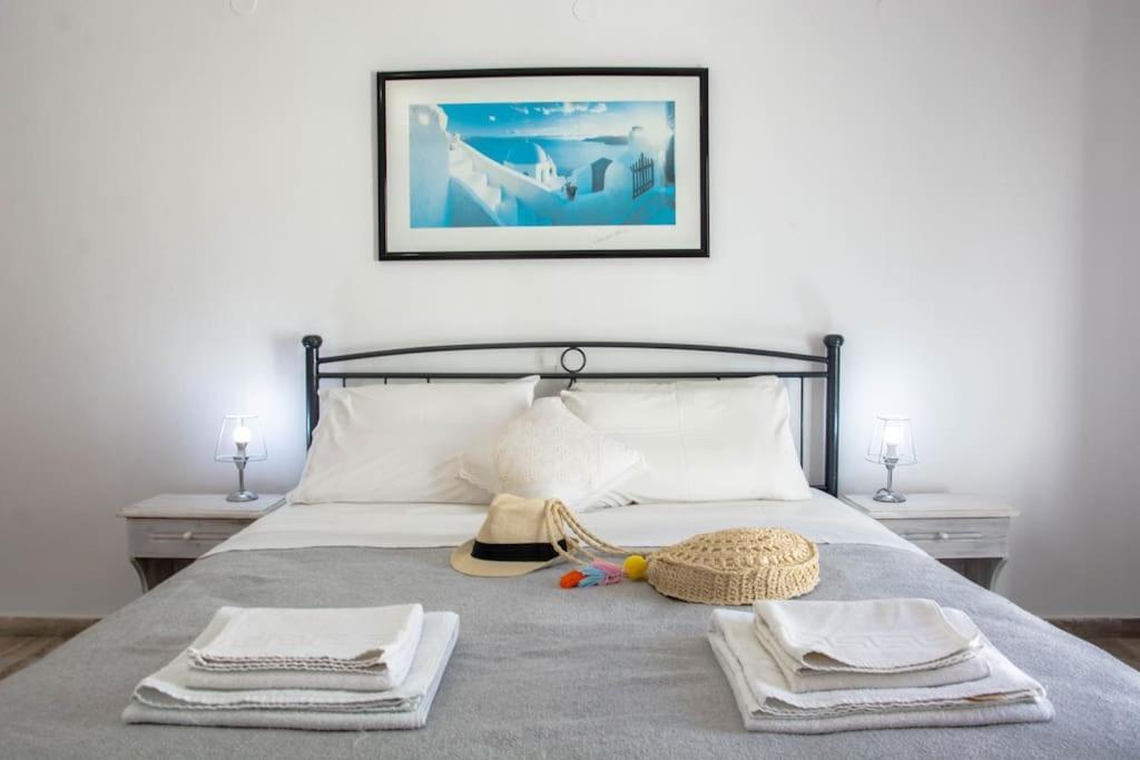 White Wave Studio 1 , 3Min Walk From Kamari Beach Exterior photo